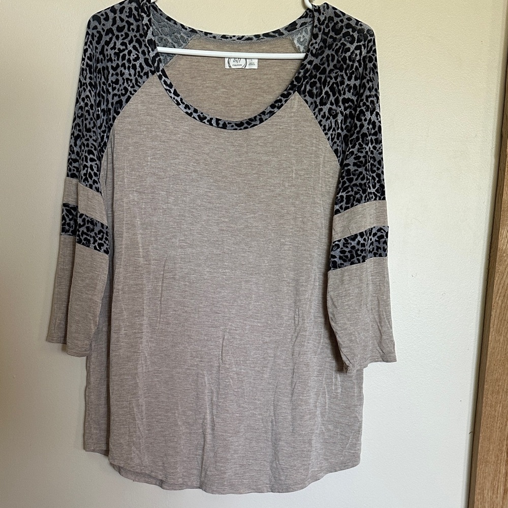 Maurices 24/7 Tan, Gray, and Black Leopard 3/4 Sleeve Blouse size Large